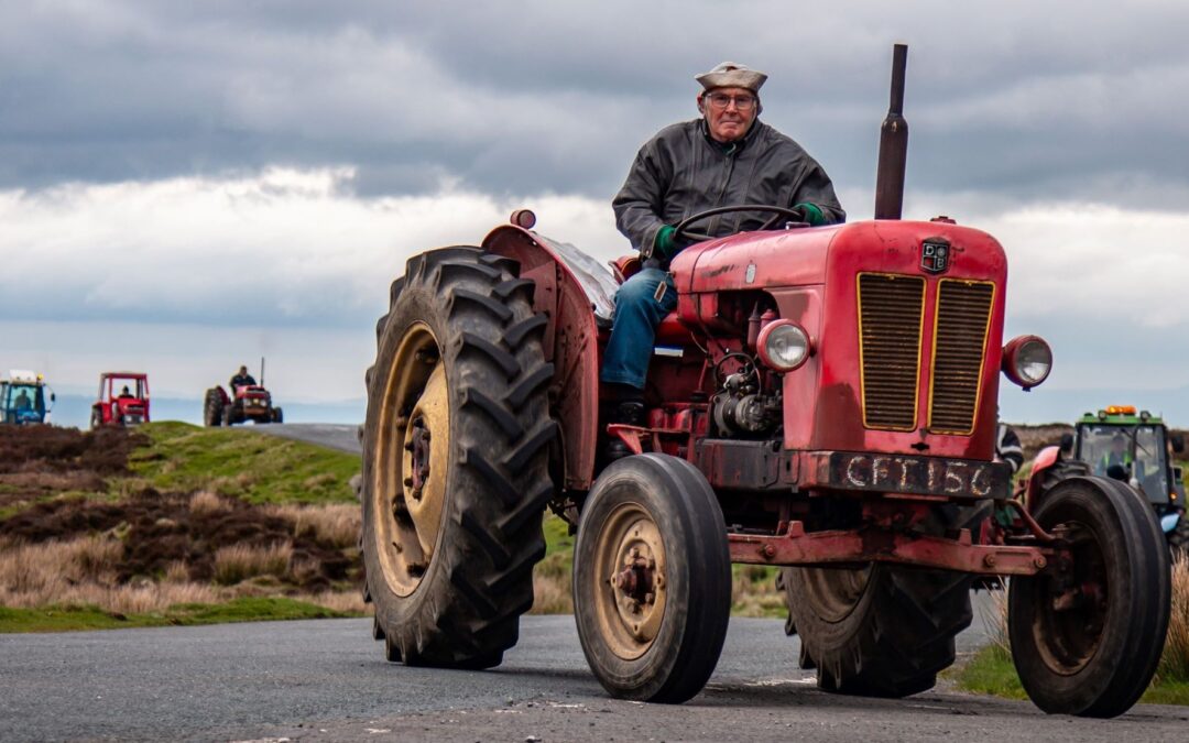 Annual Ripon charity tractor road run raises more than £1,100 for cancer centre